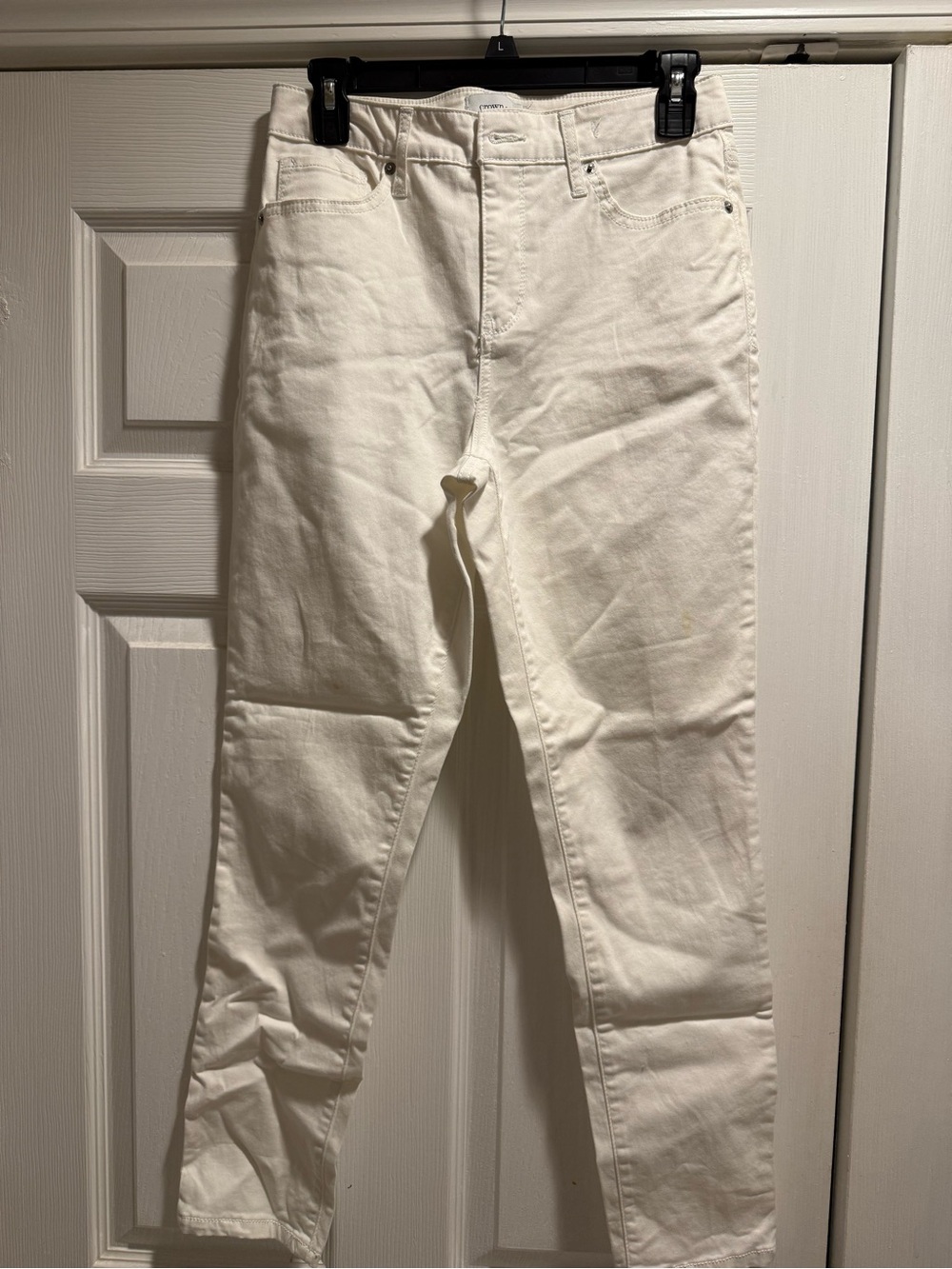 crown & ivy White Skinny Jeans Women’s size 4 37” long